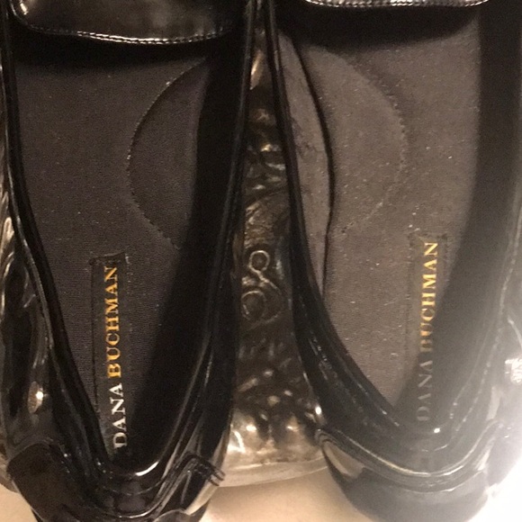 Look great in these black patent loafers by Dana Buchman !   Size 6.5. - Picture 6 of 8